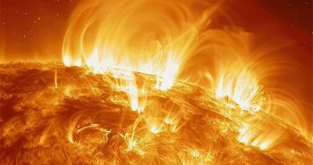 Vì sao Mặt trời có thể cháy sáng trong không gian mà không cần oxy?