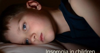 
                            Cha mẹ nên làm gì khi con thường xuyên mất ngủ?
                        