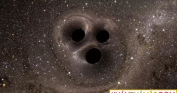 Ba hố đen xoay tròn quanh nhau trước cuộc đụng độ
