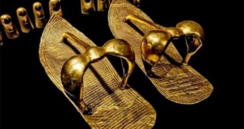 Chiêm ngưỡng đôi dép bằng vàng của vua Tutankhamun