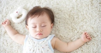 5 sai lầm "kinh điển" mẹ thường mắc phải khi dỗ con ngủ