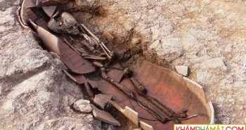 Phát hiện 40 mộ cổ với hài cốt chôn trong bình