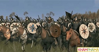 Đối diện binh sĩ mặc giáp toàn thân thời Trung Cổ, phải làm thế nào để chiến thắng?