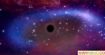 Phát hiện hố đen lớn gấp 40 tỷ lần Mặt Trời