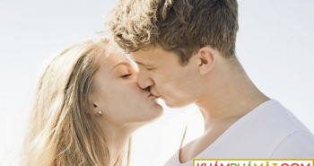 Tại sao chúng ta thường nhắm mắt khi hôn?