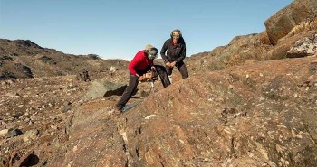 "Áo giáp" bao bọc Trái đất 3,7 tỉ năm trước lộ diện ở Greenland