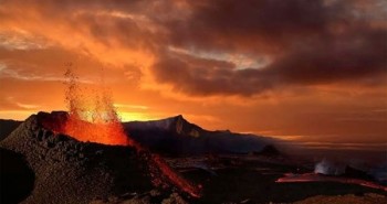 Phát hiện cụm núi lửa gần 200 triệu năm tuổi dưới lòng đất