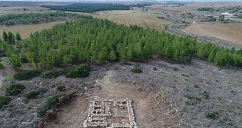 Đi rừng, nhóm sinh viên tìm ra pháo đài kho báu huyền thoại 3.200 tuổi