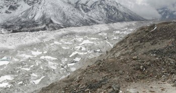 Sông băng ở Himalaya tan hết vào năm 2100 vì biến đổi khí hậu