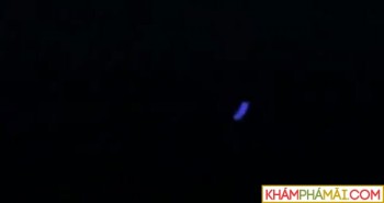 UFO màu xanh rơi xuống biển Hawaii