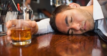 Uống rượu sau bao lâu mới được lái xe?