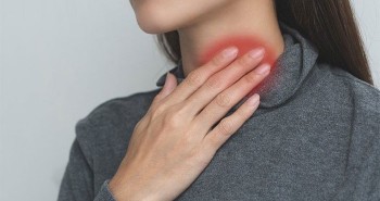 11 nguyên nhân khiến cổ họng có cảm giác bị vướng
